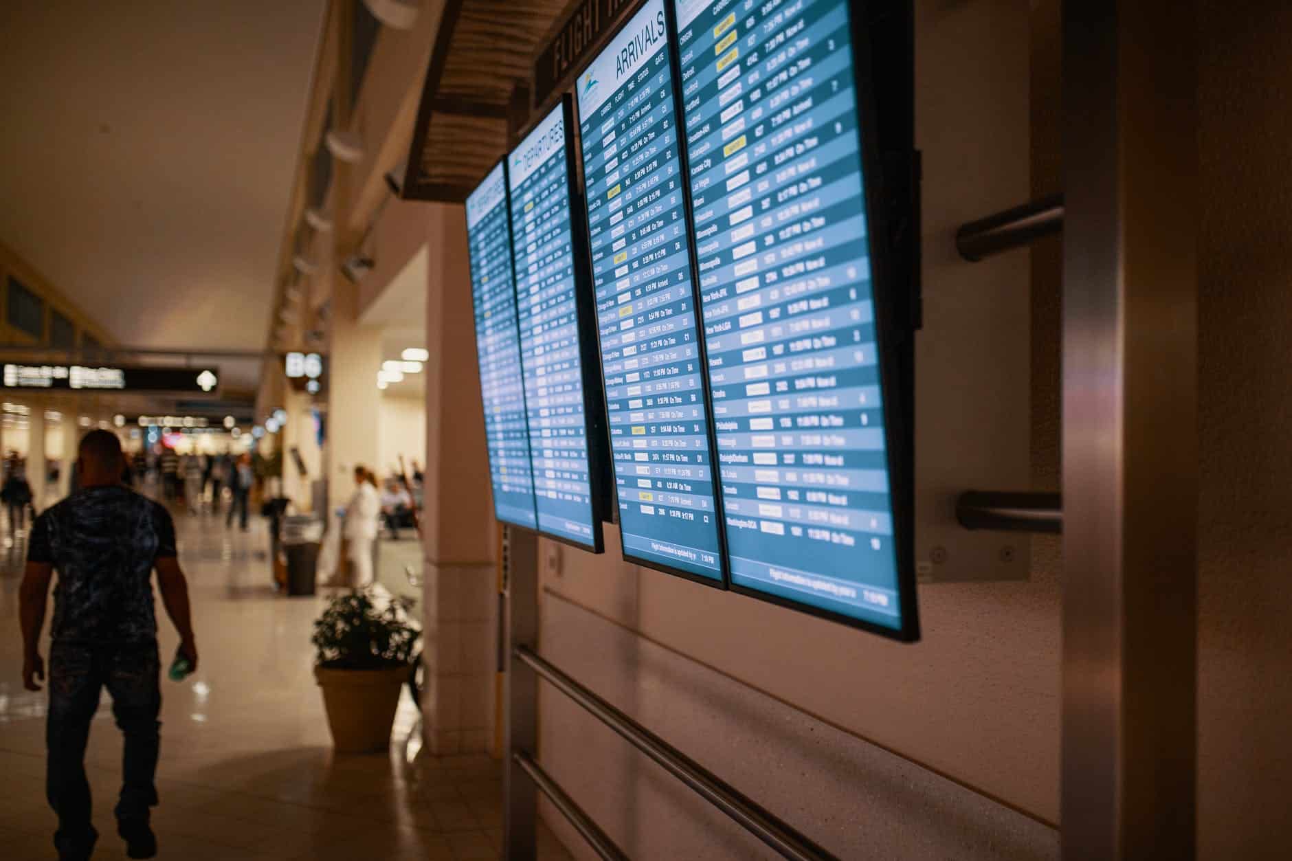 Canadian airports can expect considerable delays over the holidays