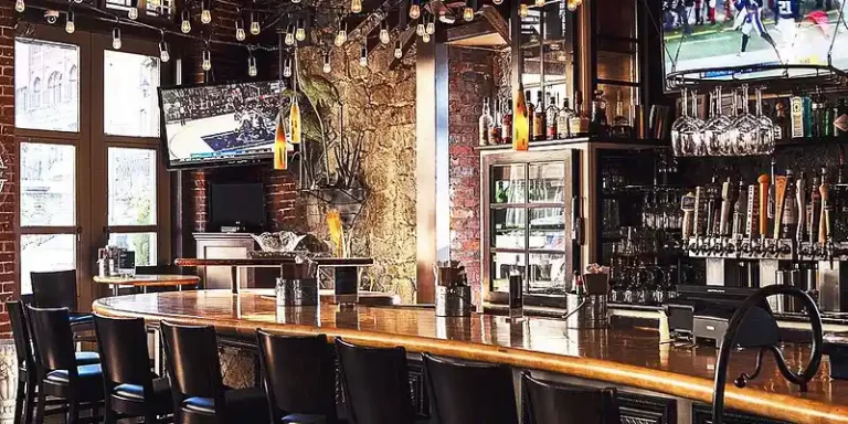 Finn's - Bar-Restaurant in Victoria